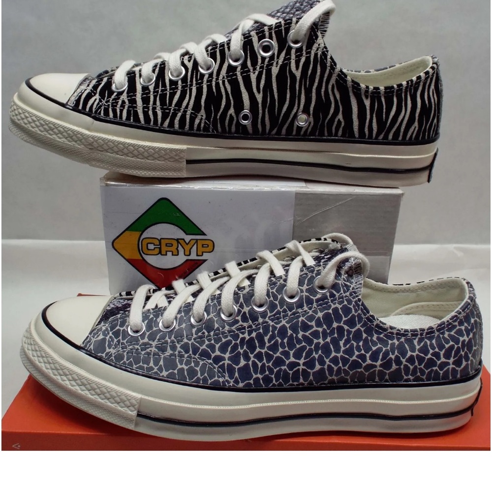 Cool CONVERSE
"Chuck 70 OX" leopard and zebra print . Size Mens 9, Womens 11.